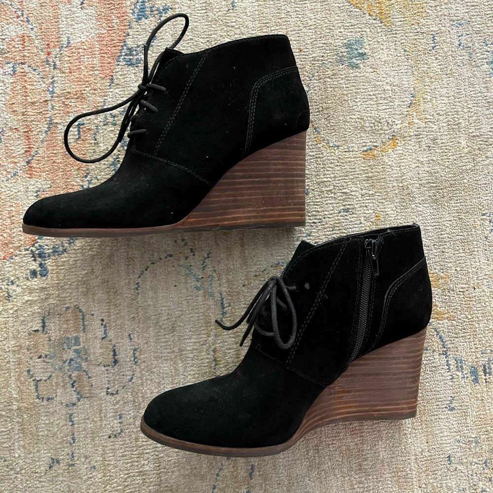 Lucky Brand black woman’s size 8M wedge boots
